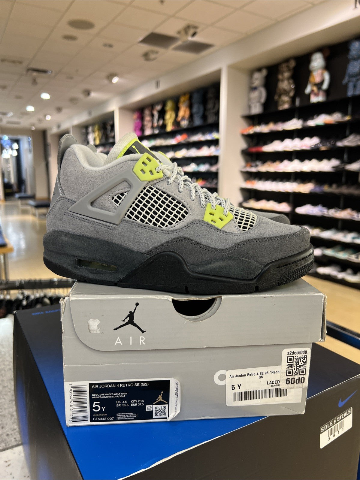 Nike Air Jordan 4 Retro SE GS 'Neon 95' Sz 5Y
