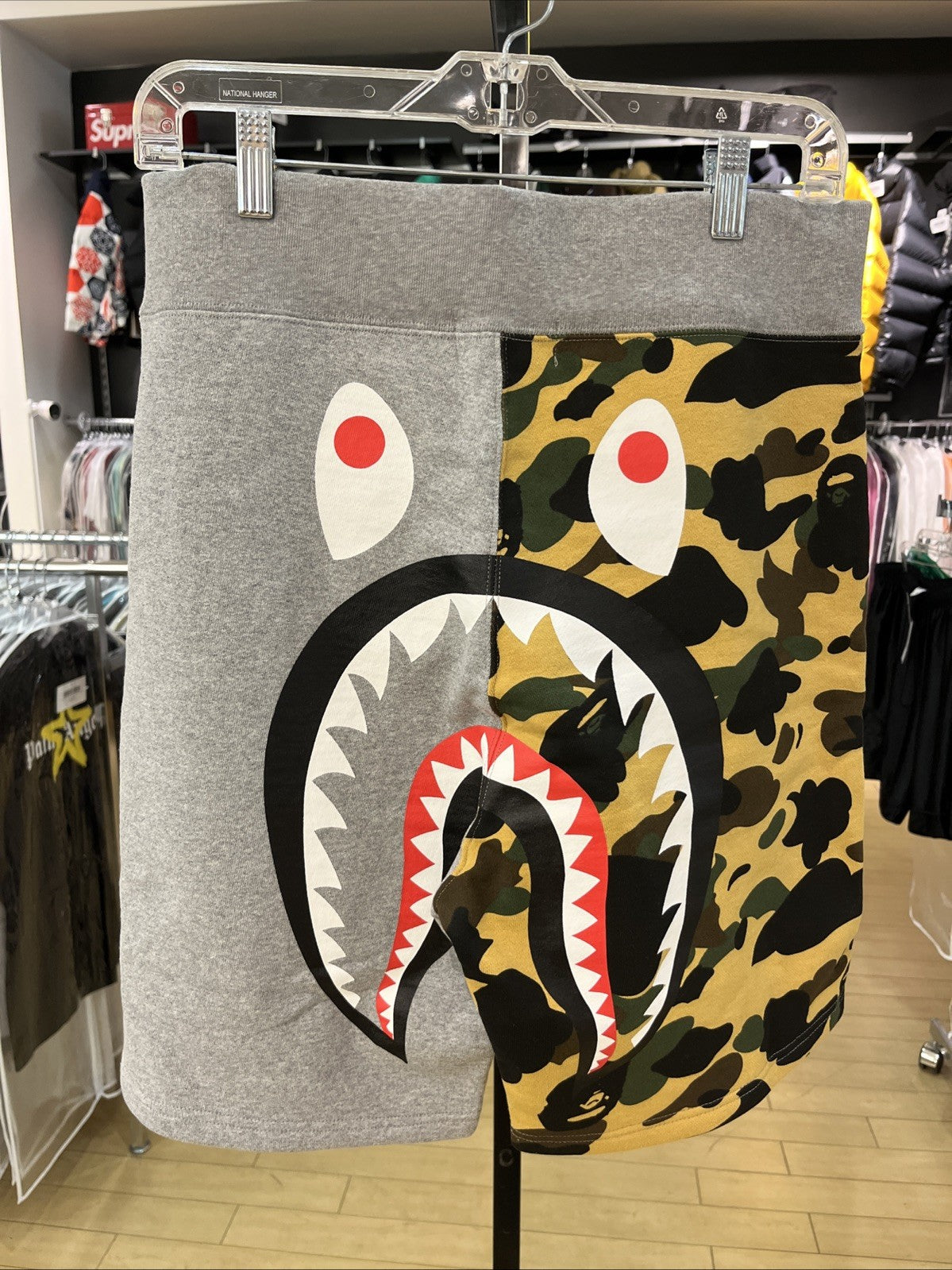 BAPE "1st Camo Back Shark Sweat Shorts Sz Medium