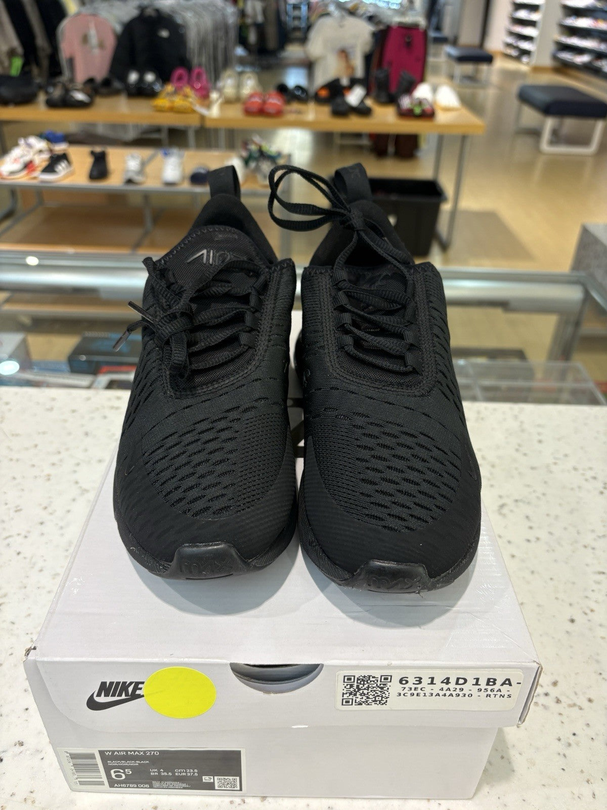 Nike Air Max 270 Low Triple Black Women’s Size 6.5