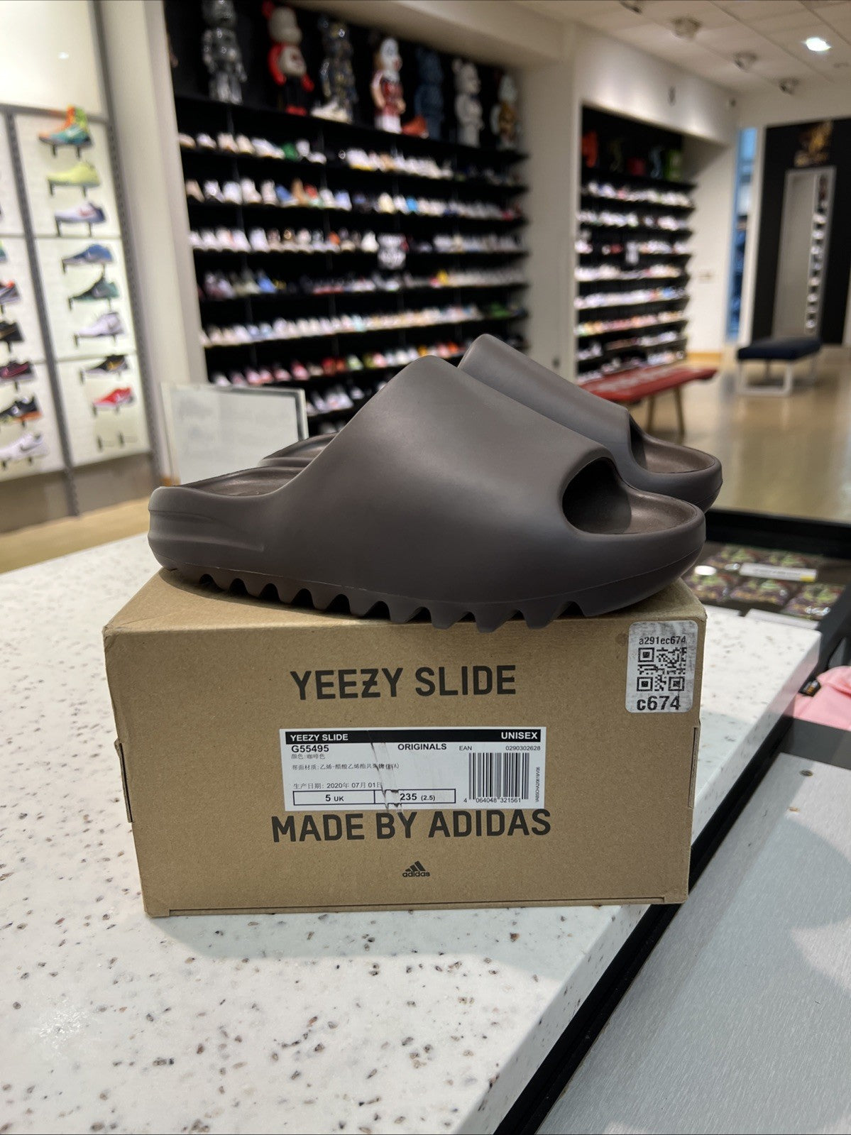 Adidas Yeezy Slide Soot Dark Brown G55495 Sz 5