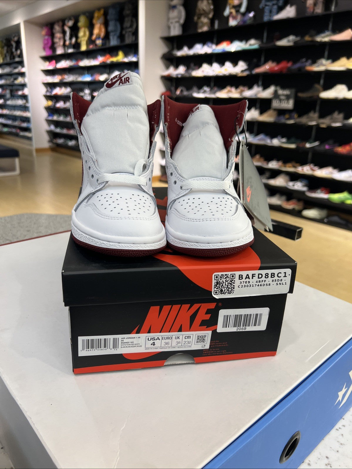 Air Jordan 1 Retro '85 OG High Metallic Burgundy 2024 Sz 4Y