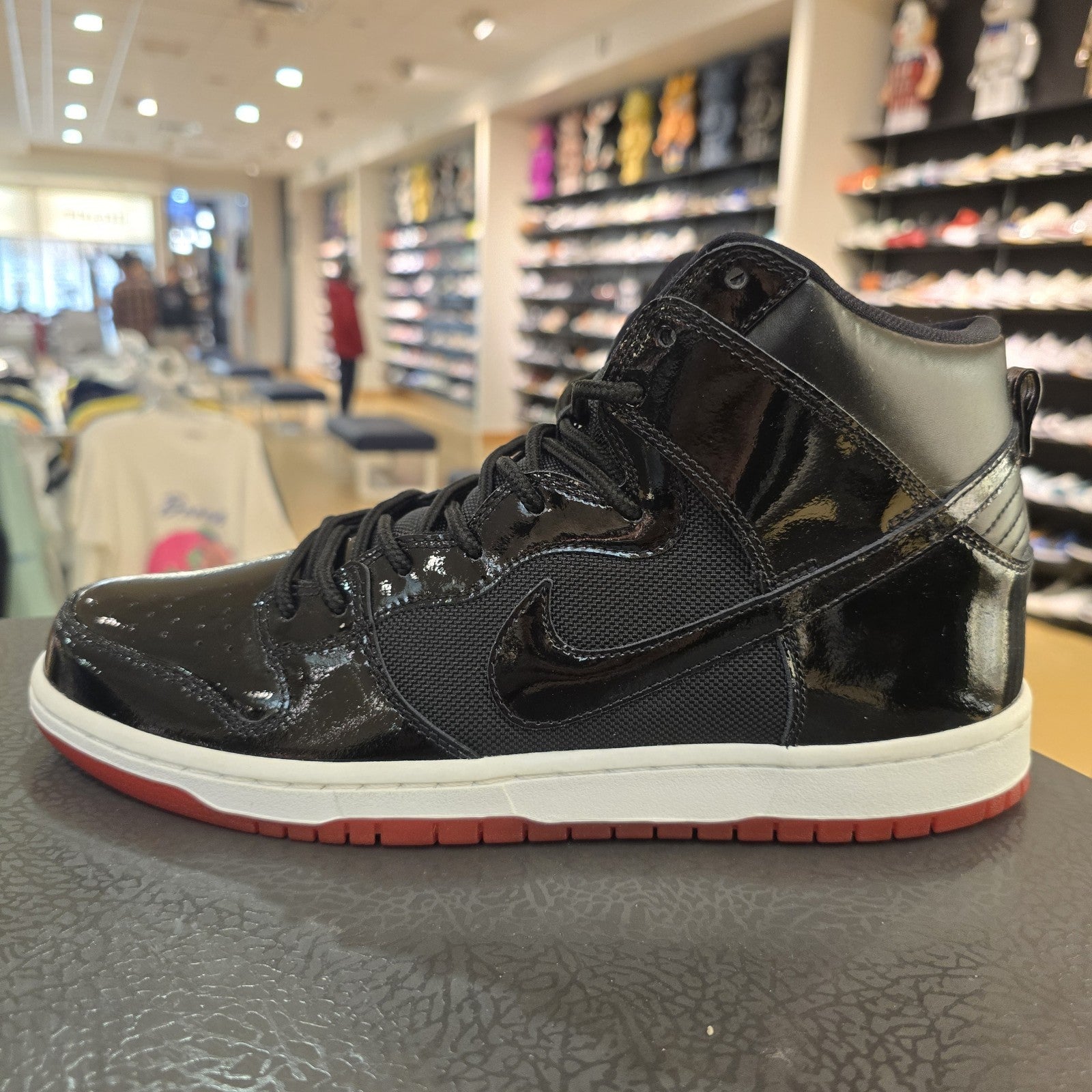 Size 11 - Nike Dunk SB High Rivals Pack Bred