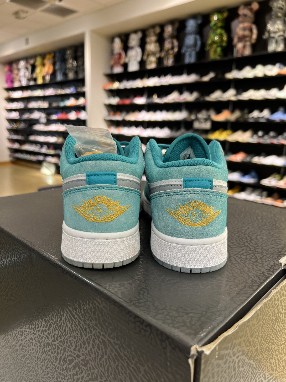 Nike Air Jordan 1 Low SE Emerald Green Sz 5.5Y