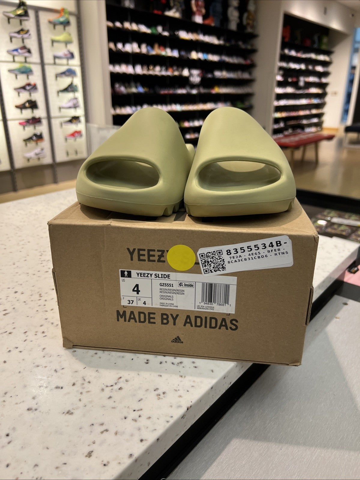 Yeezy Slide Resin GZ5551 Sz 4