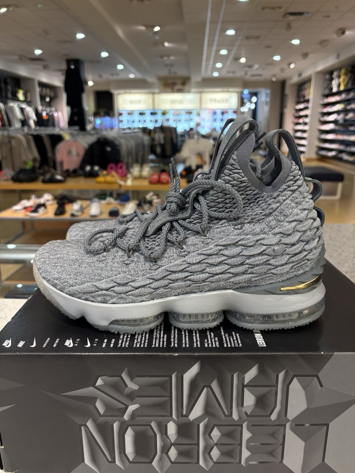 Nike LeBron 15 City Edition Size 10 MISSING LID