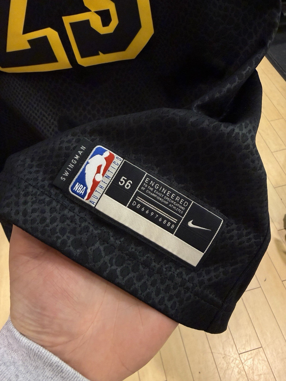 Nike Los Angeles Lakers Lebron James Earned Edition Swingman Jersey Sz XXL