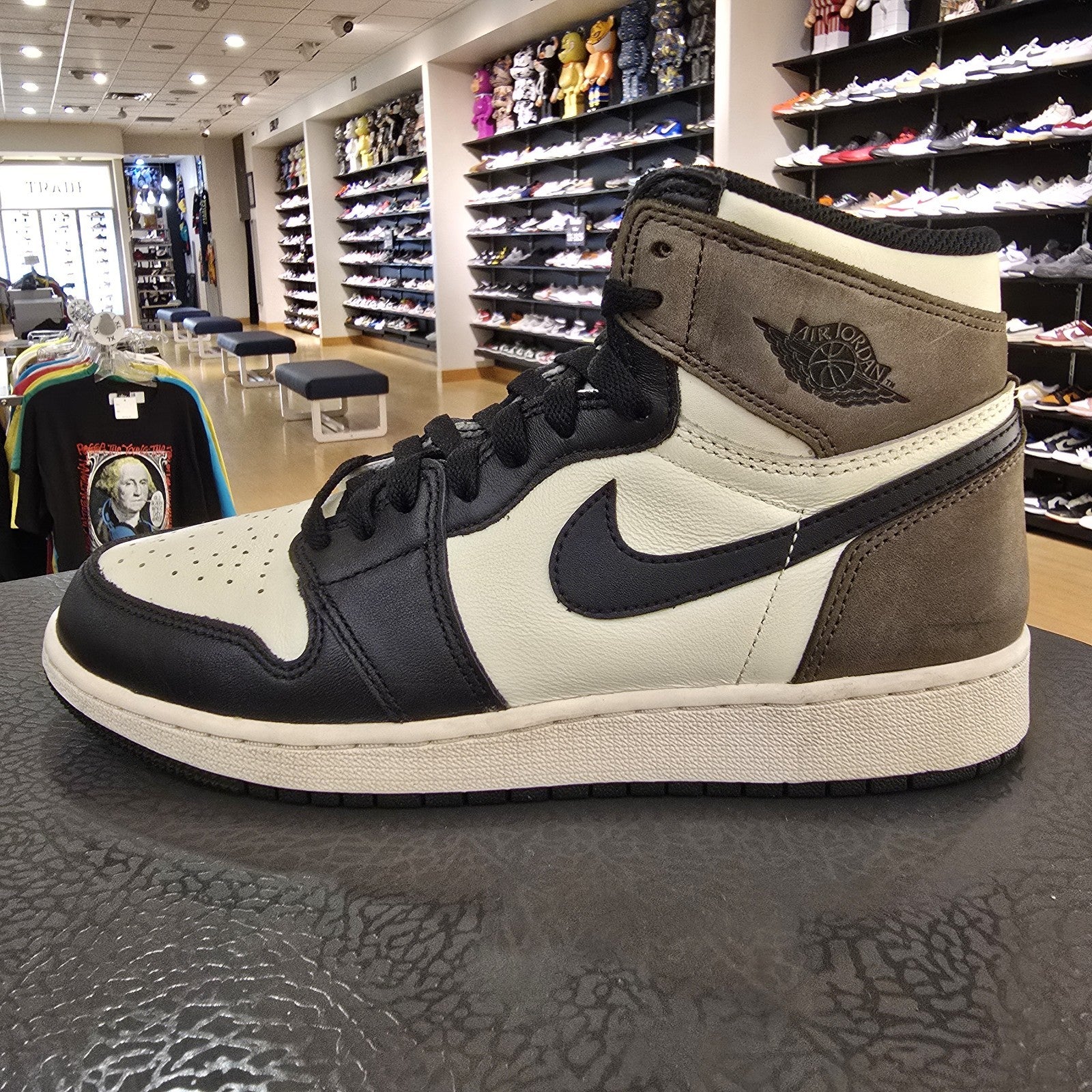 Size 7Y - Jordan 1 Retro OG High Dark Mocha GS