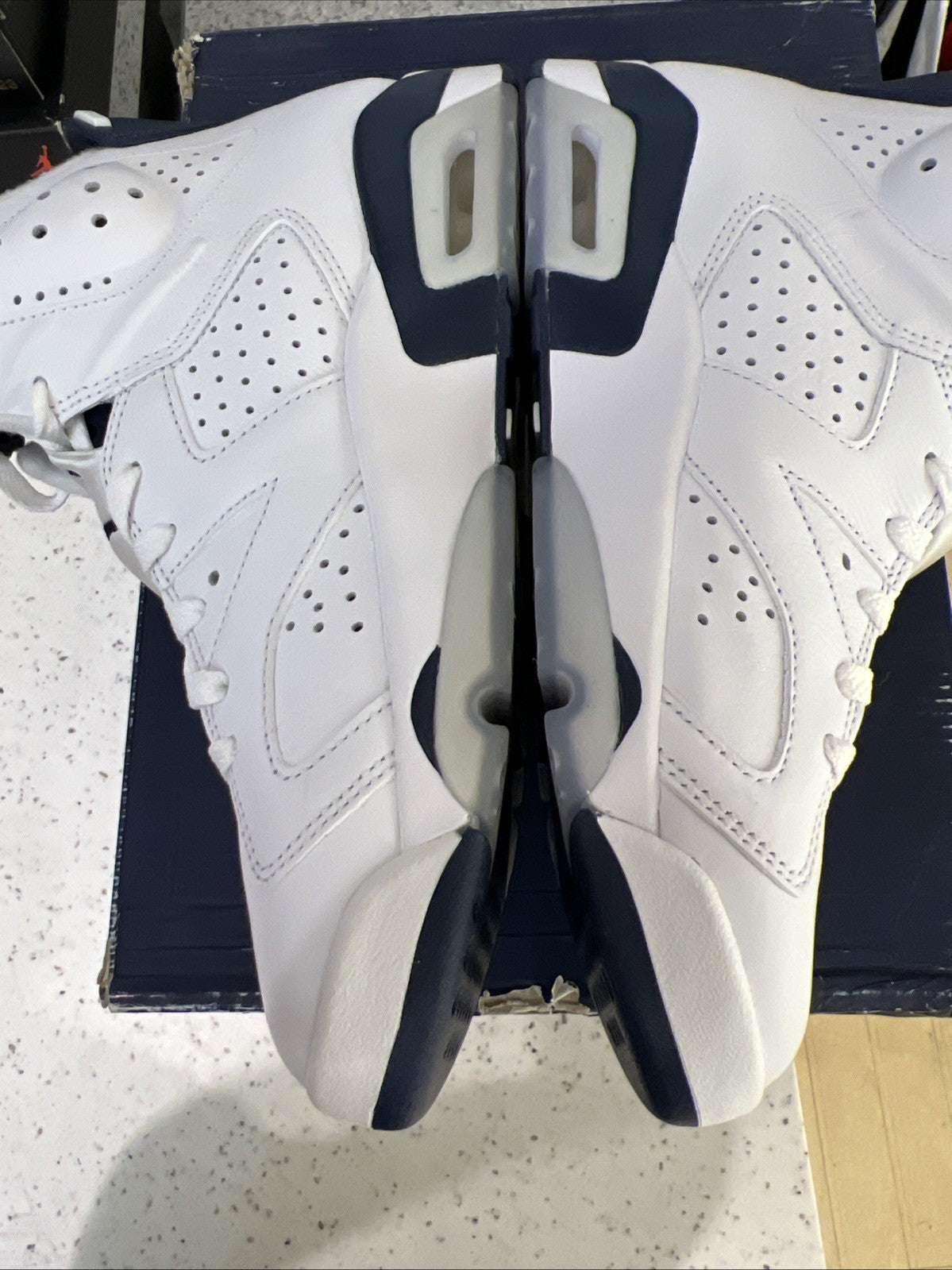 Jordan Air Jordan 6 Retro White/Midnight Navy Sz 8.5 DEFECT