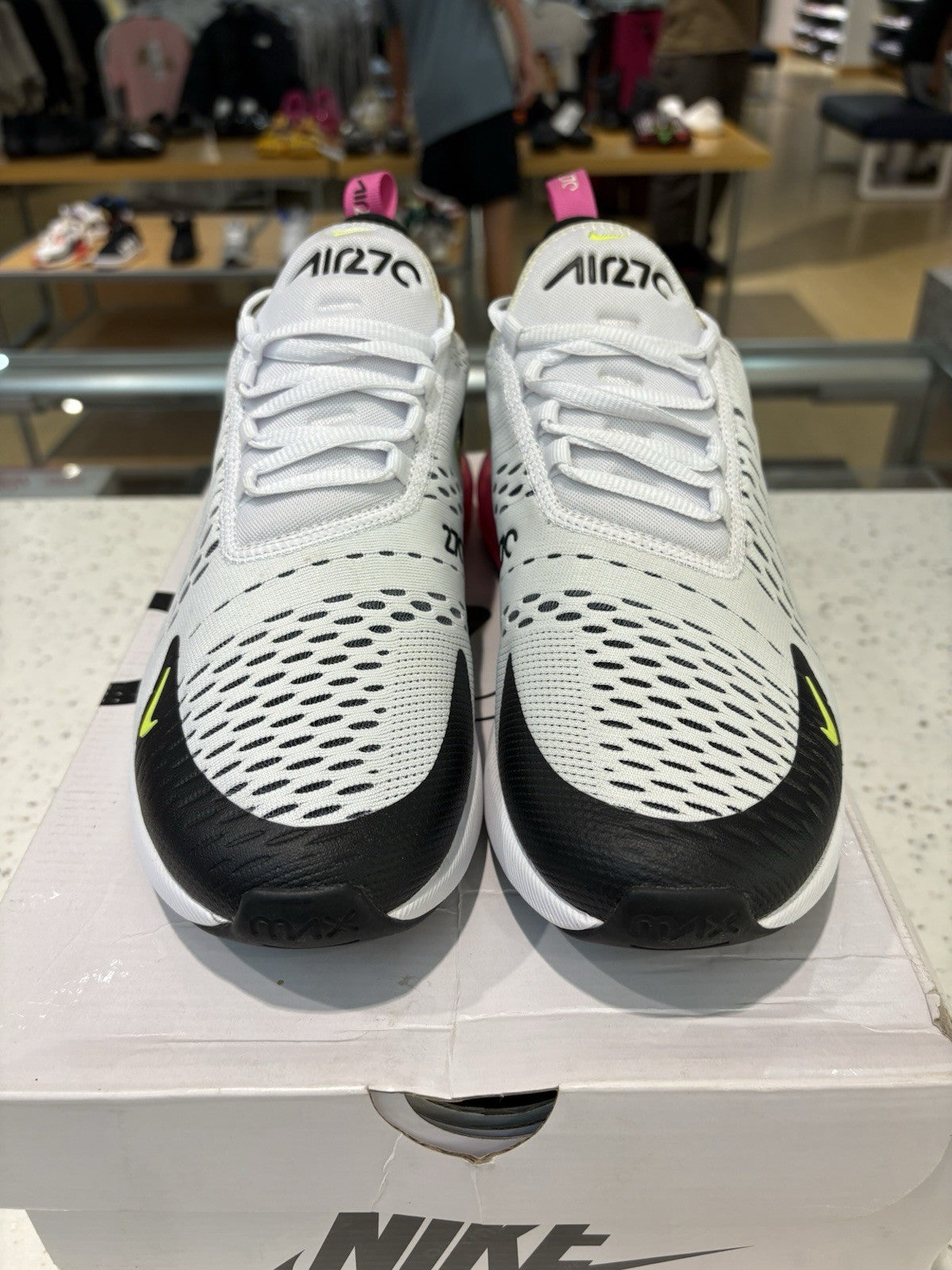 Nike Air Max 270 Volt Fuchsia Size 8.5
