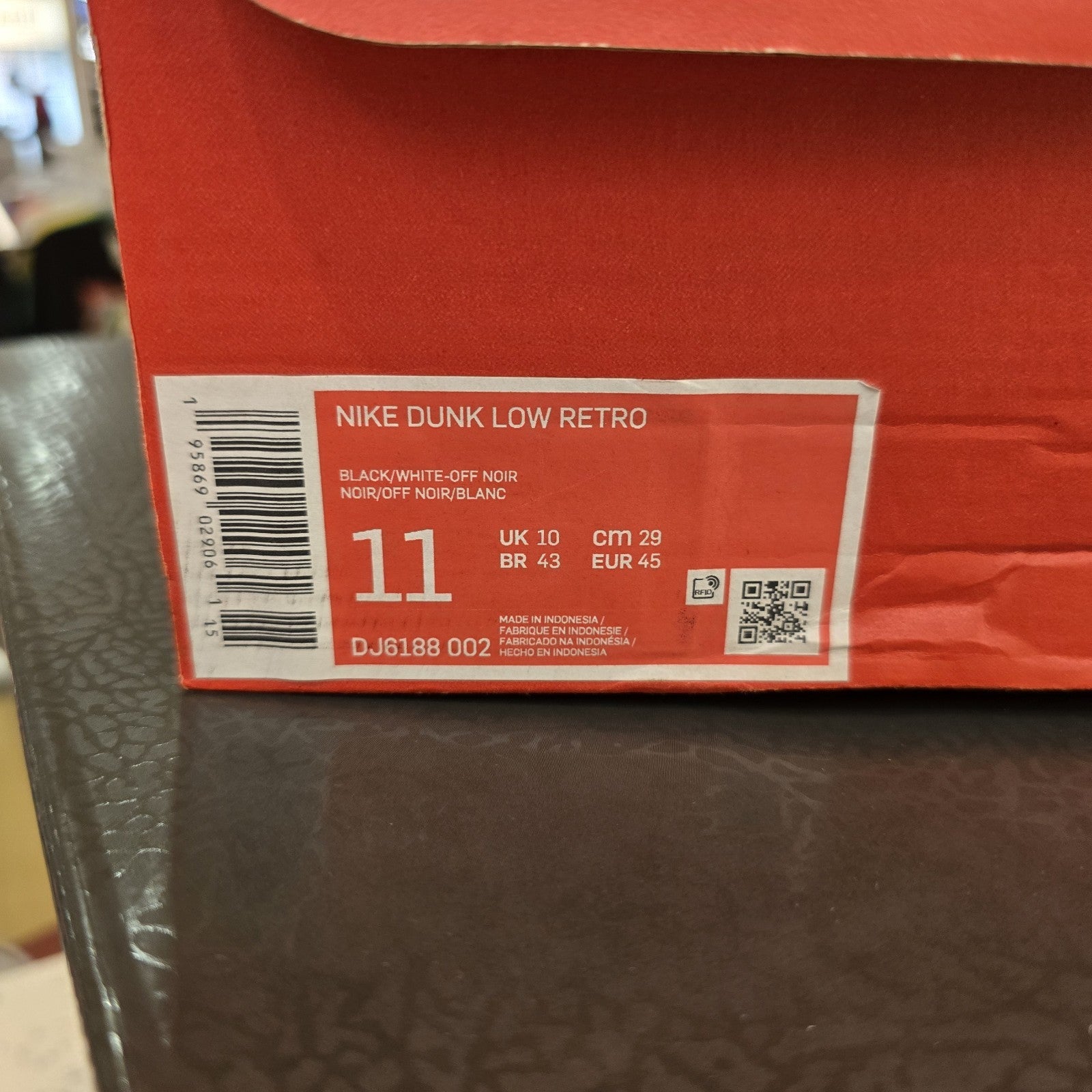 Size 11 - Nike Dunk Low Black Panda Yellowing