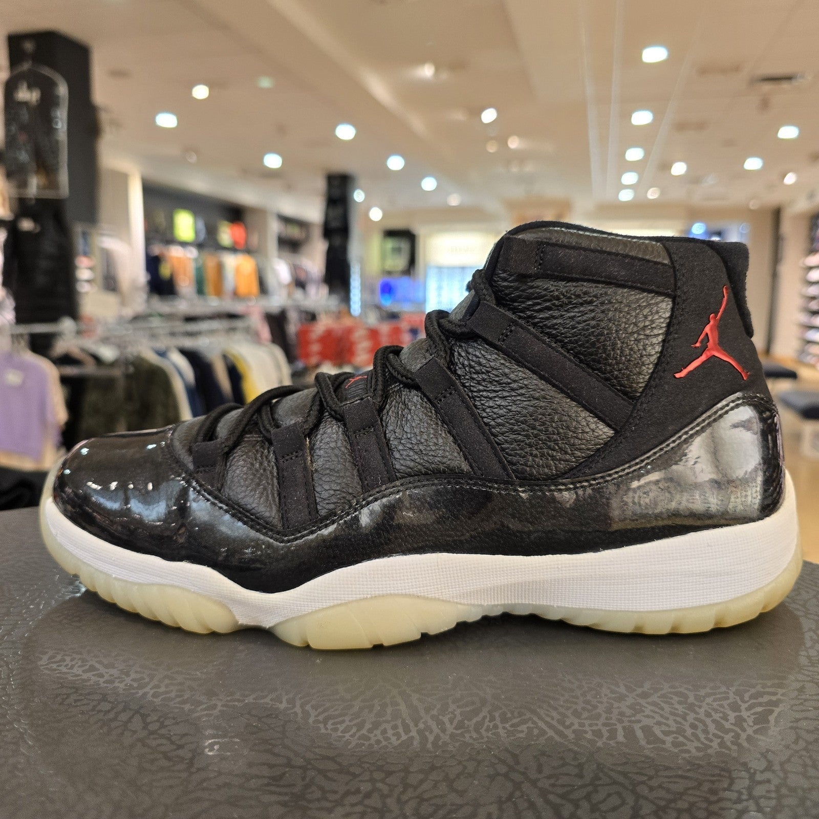 Size 11 - Jordan 11 Retro 72-10