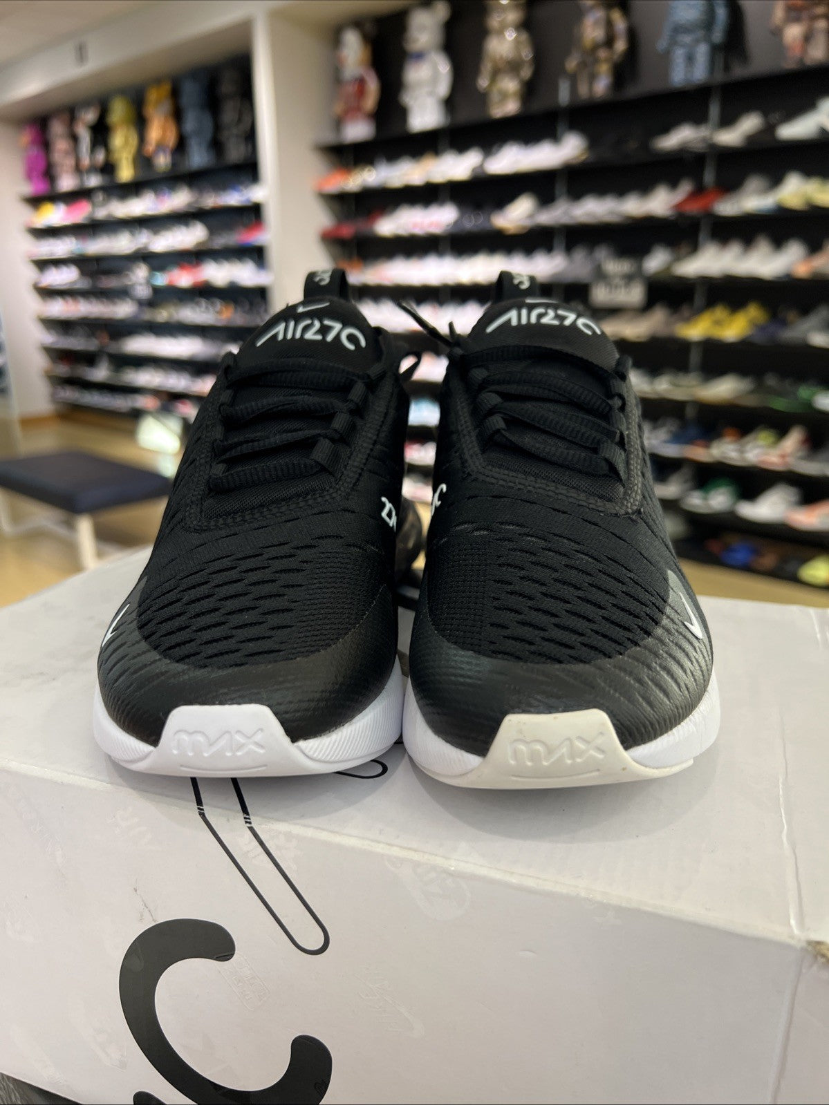 Nike Air Max 270 Black Anthracite Women’s Sz 6 DEFECT