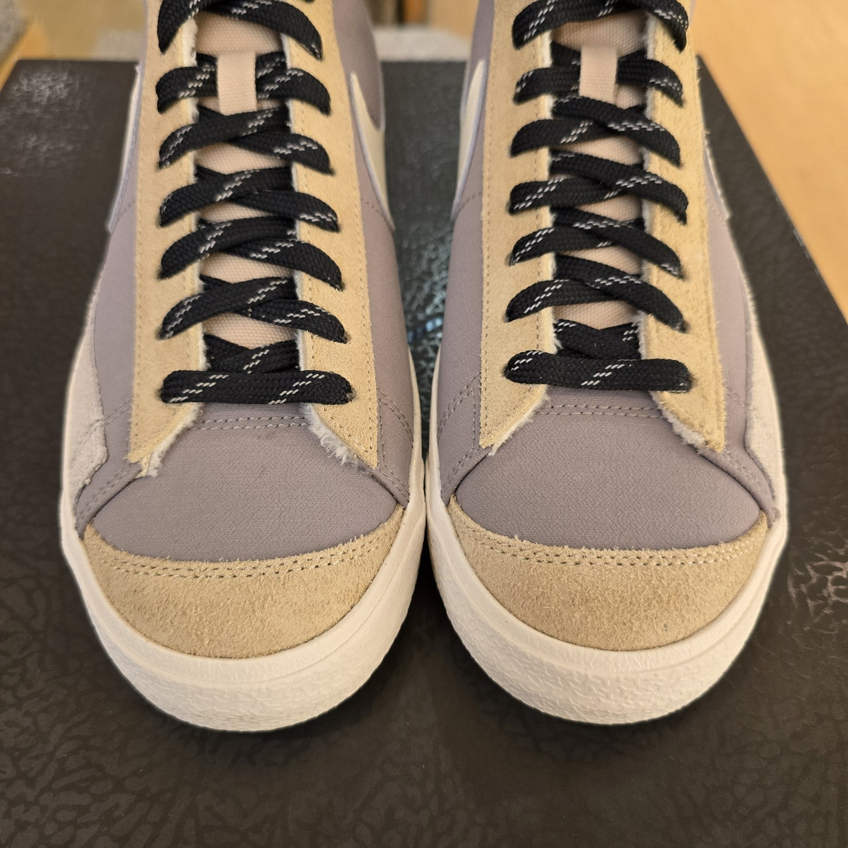 Size 8 - Nike Blazer Mid Hike Nike