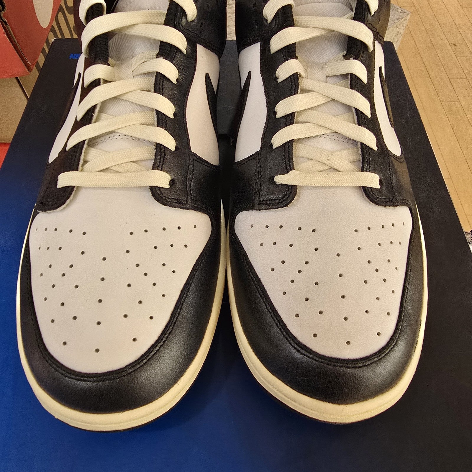 Nike Dunk Low PRM "Vintage Panda" Black White Sz 15.5W/14M