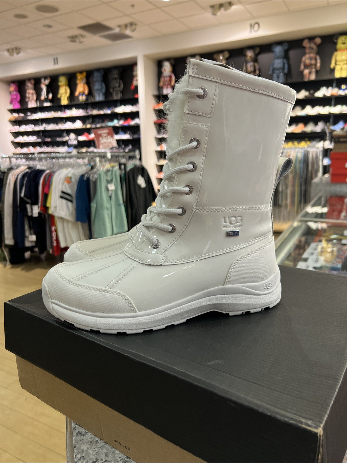 UGG ADIRONDACK III PATENT Boot Womens Sz 8.5