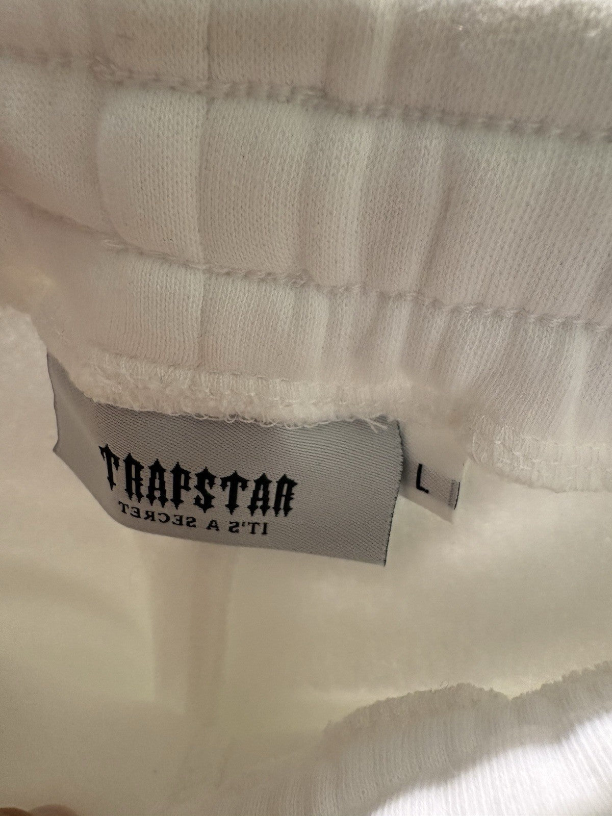 Trapstar Chenille Decoded Shorts White/Red Size L