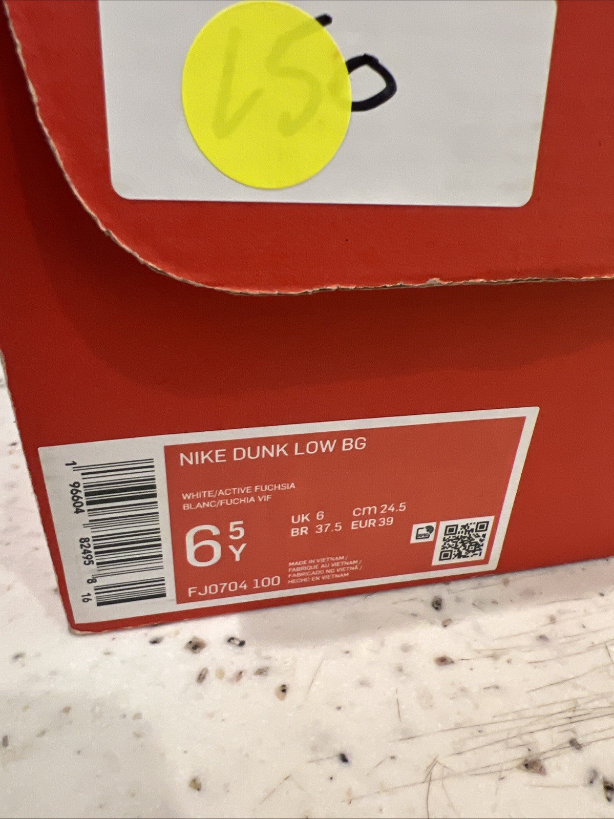 Nike Dunk Low Active Fuchsia GS Sz 6.5Y DEFECT