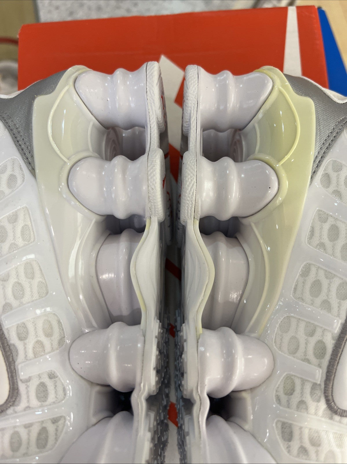 Nike Shox TL White/ Metallic Silver Women’s Sz 8 DEFECT YELLOWING