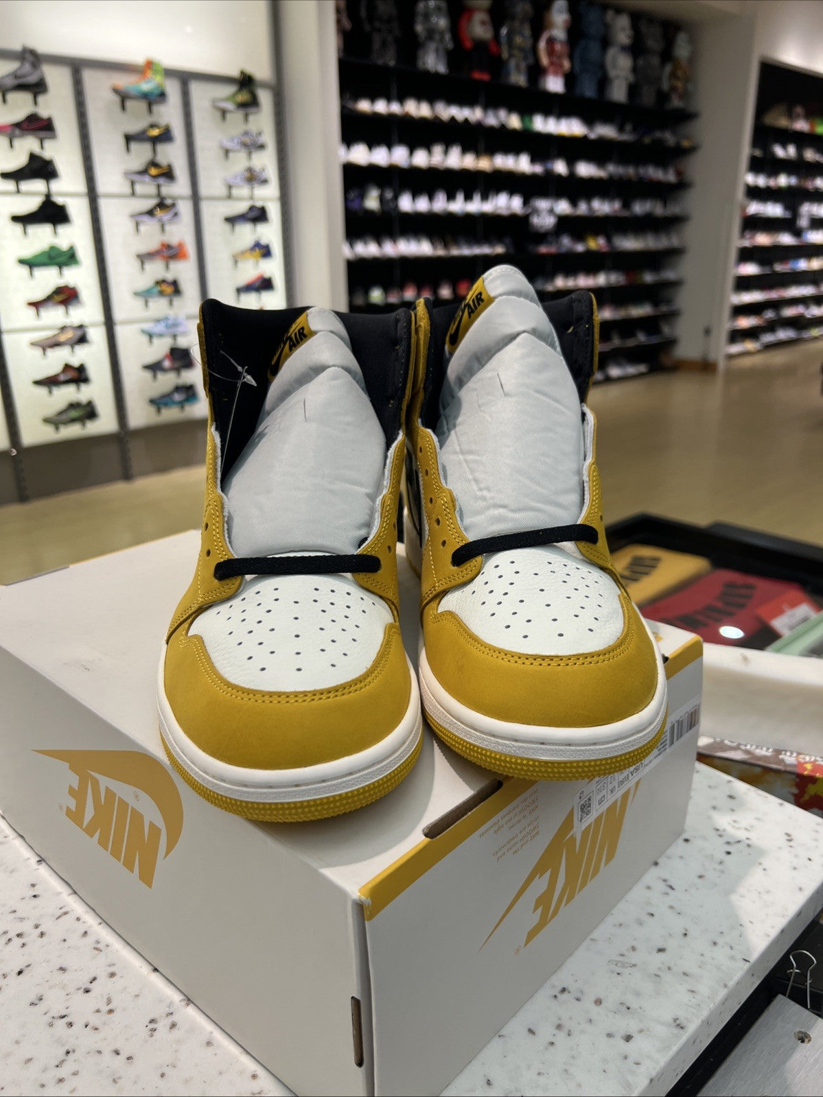Nike Air Jordan 1 Retro High Yellow Ochre/Black/Sail Sz 13 MISSING LID