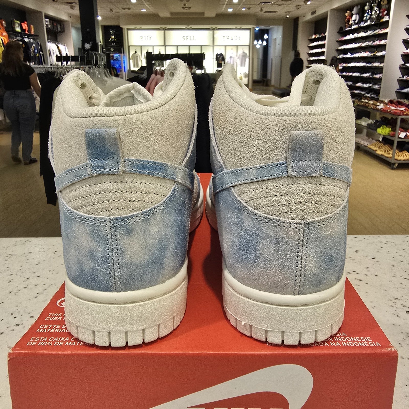 Size 7.5 - Womens Nike DUNK HIGH SE CLOUDS CELESTINE BLUE (W) FD0882-400