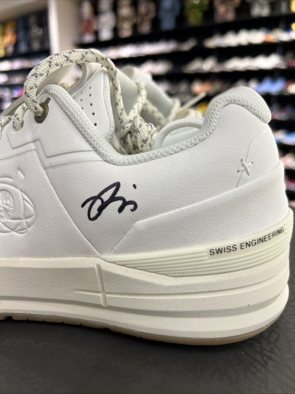 Roger RF2 Kith Sz 9.5 Ronnie Fieg Autograph Only