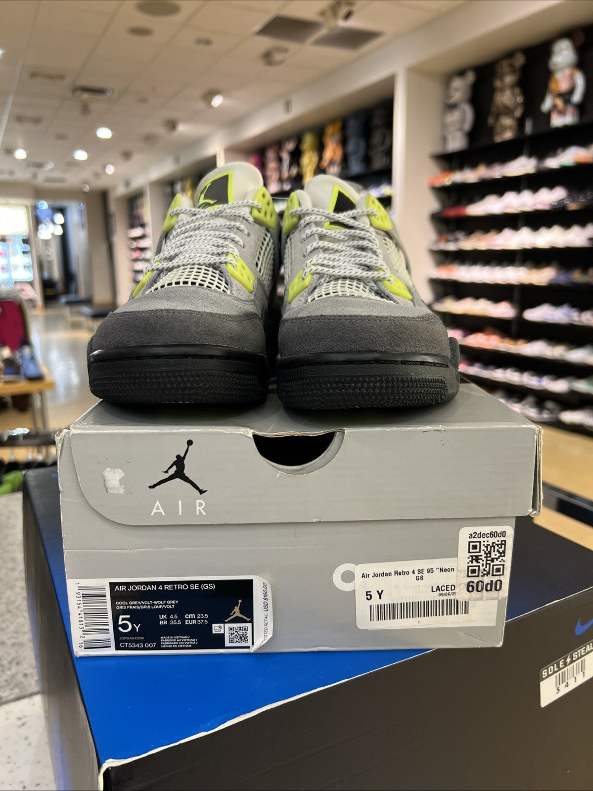 Nike Air Jordan 4 Retro SE GS 'Neon 95' Sz 5Y