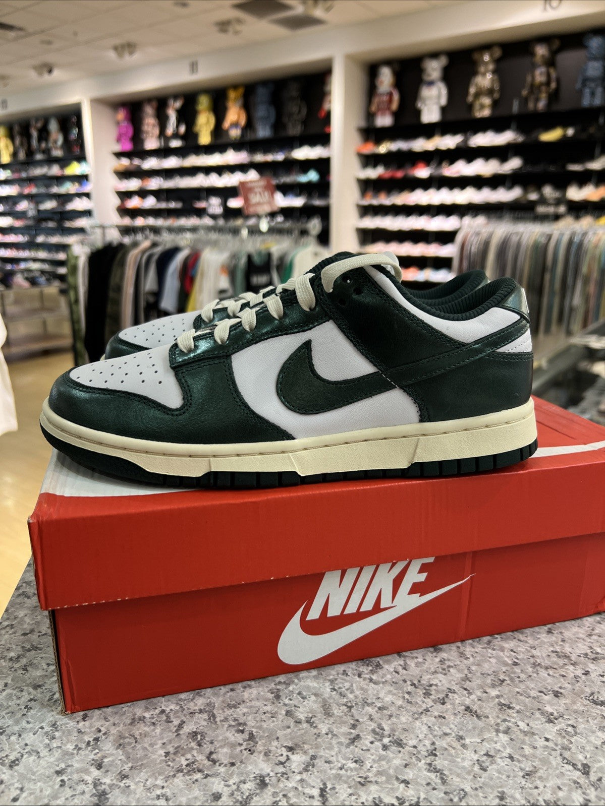Nike Dunk Low Vintage Green Sneakers Retro OG Womens Size 8.5