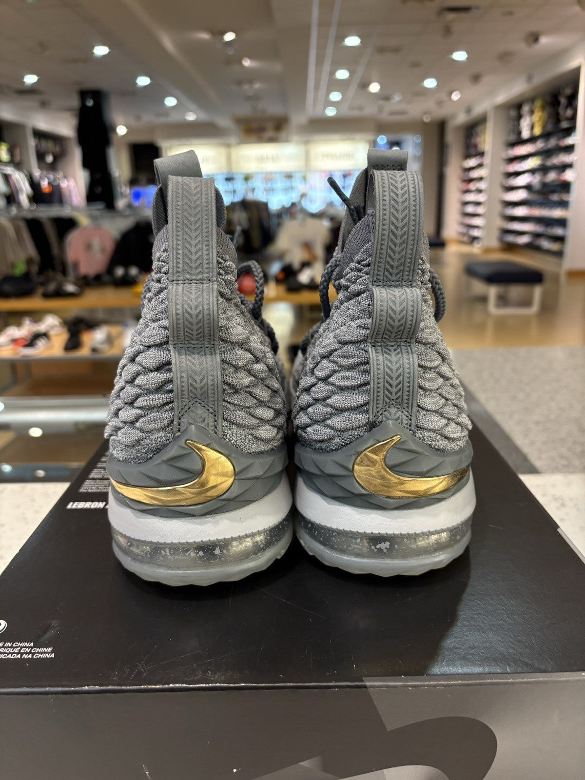 Nike LeBron 15 City Edition Size 10 MISSING LID