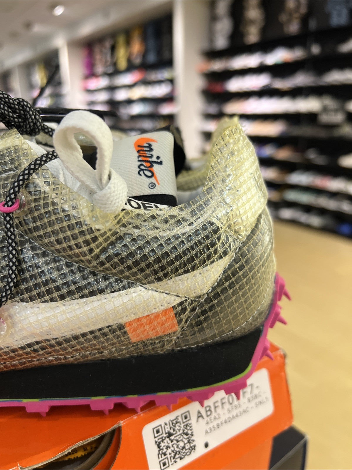 Off-White x Nike Waffle Racer Fuchsia Womens Sz 14/12.5M DEFECT YELLOWING