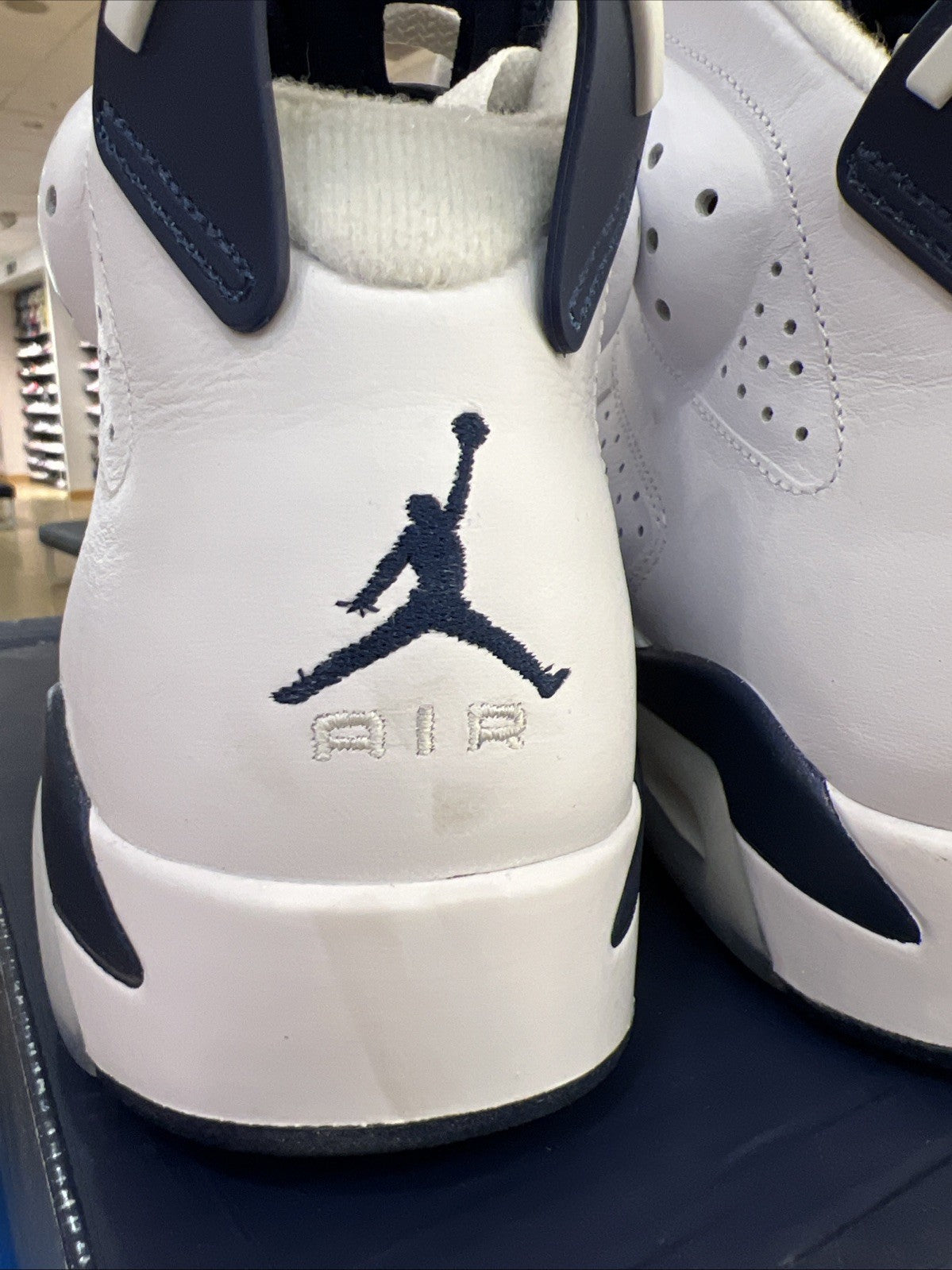 Jordan Air Jordan 6 Retro White/Midnight Navy Sz 8.5 DEFECT