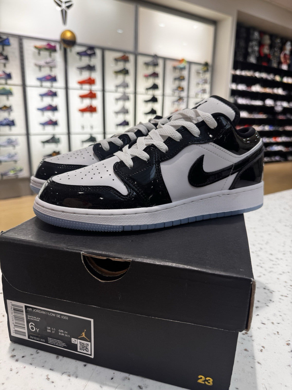 Air Jordan 1 Low SE Concord