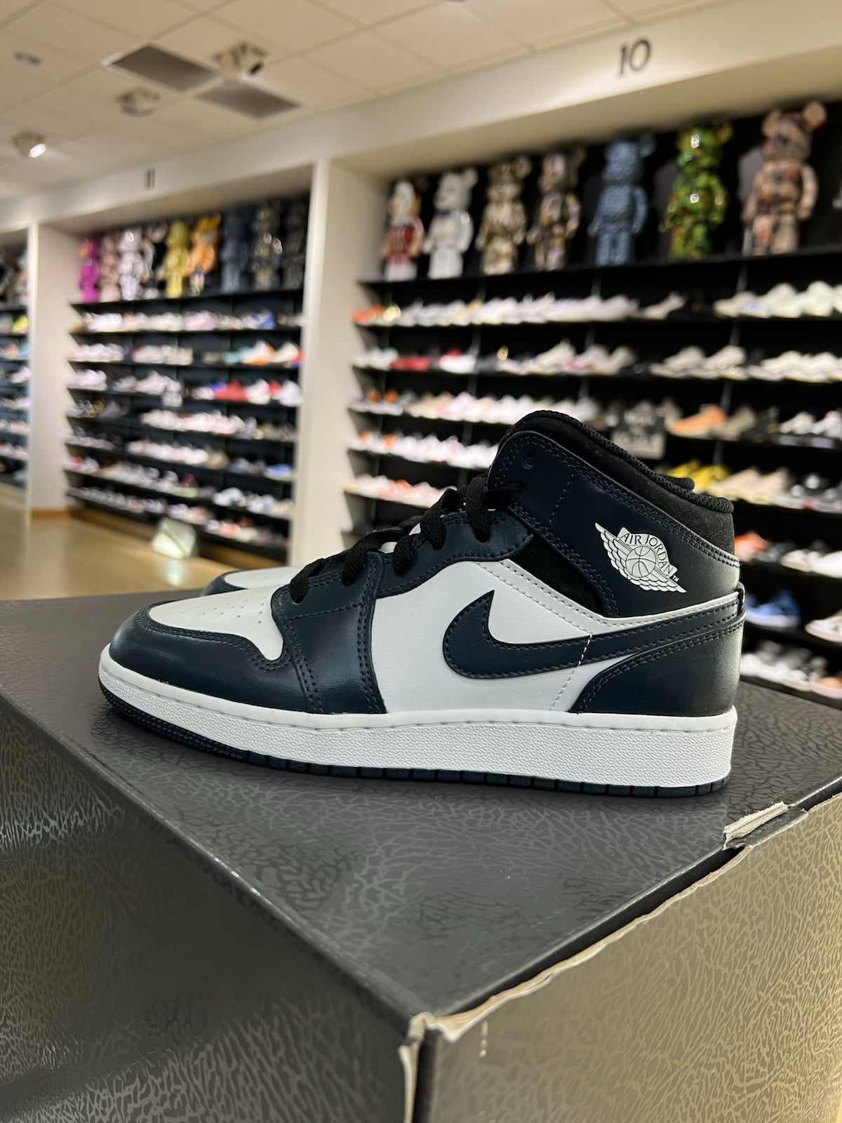 Nike Air Jordan 1 Mid Armory Navy Sz 5Y