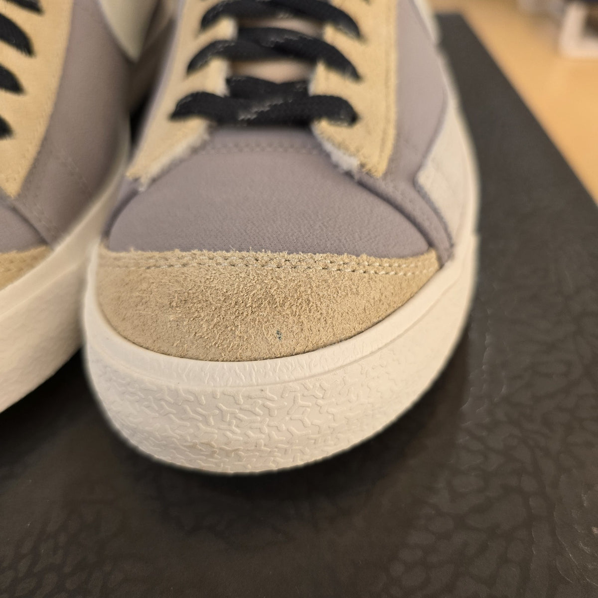 Size 8 - Nike Blazer Mid Hike Nike