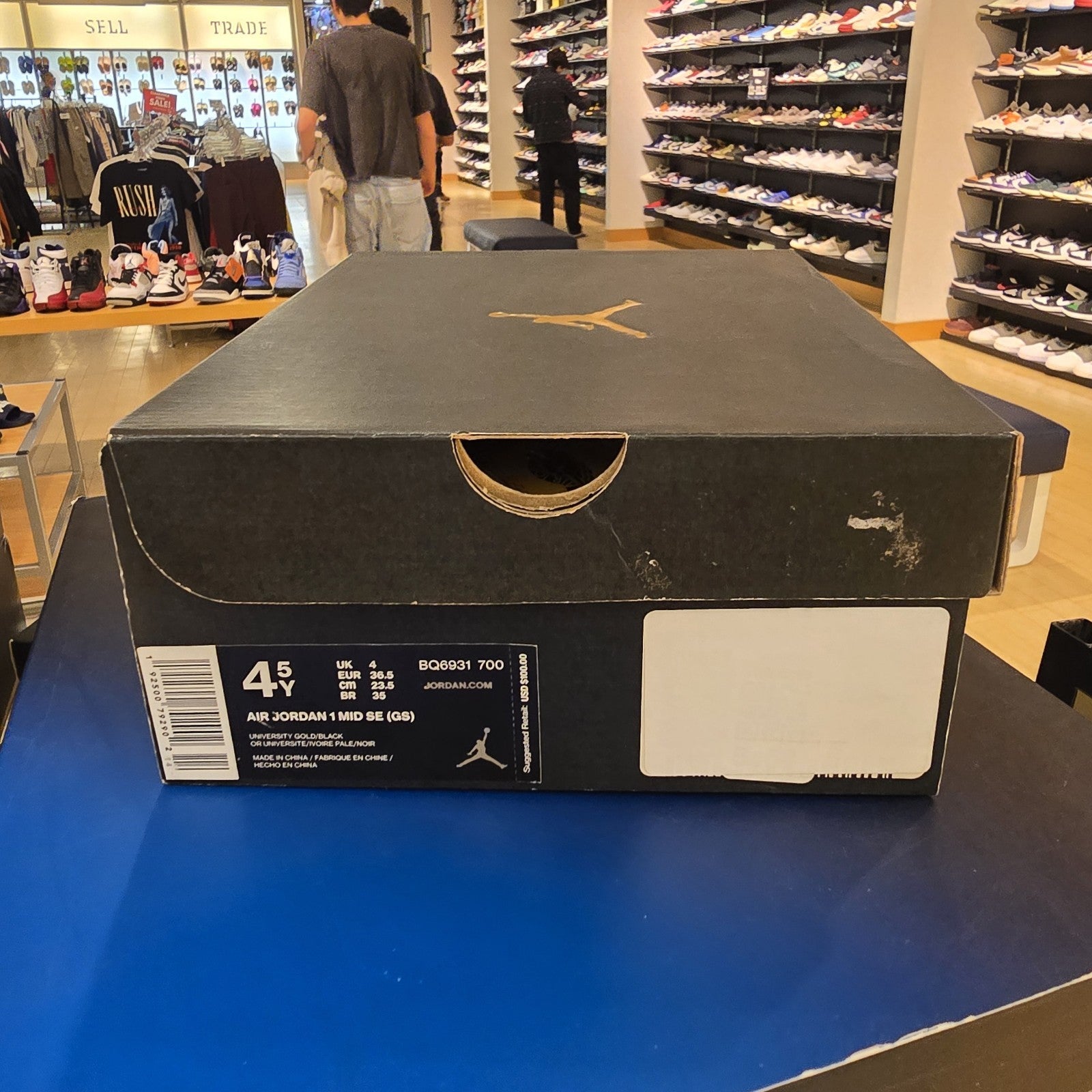 Air Jordan 1 Mid SE Lakers GS SZ 4.5Y