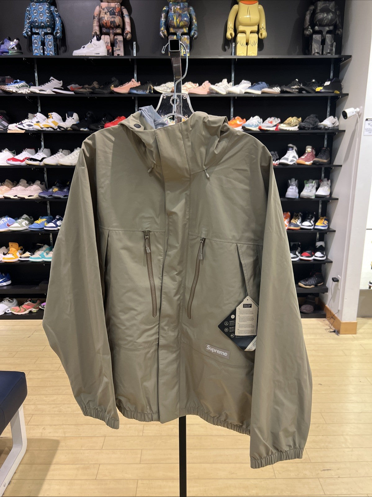 Supreme GORE-TEX Taped Seam Shell Jacket Tan Sz L