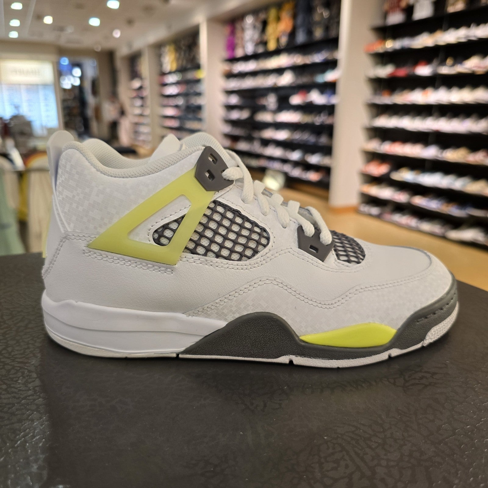 Size 2.5Y - Air Jordan 4 Lemon Twist PS