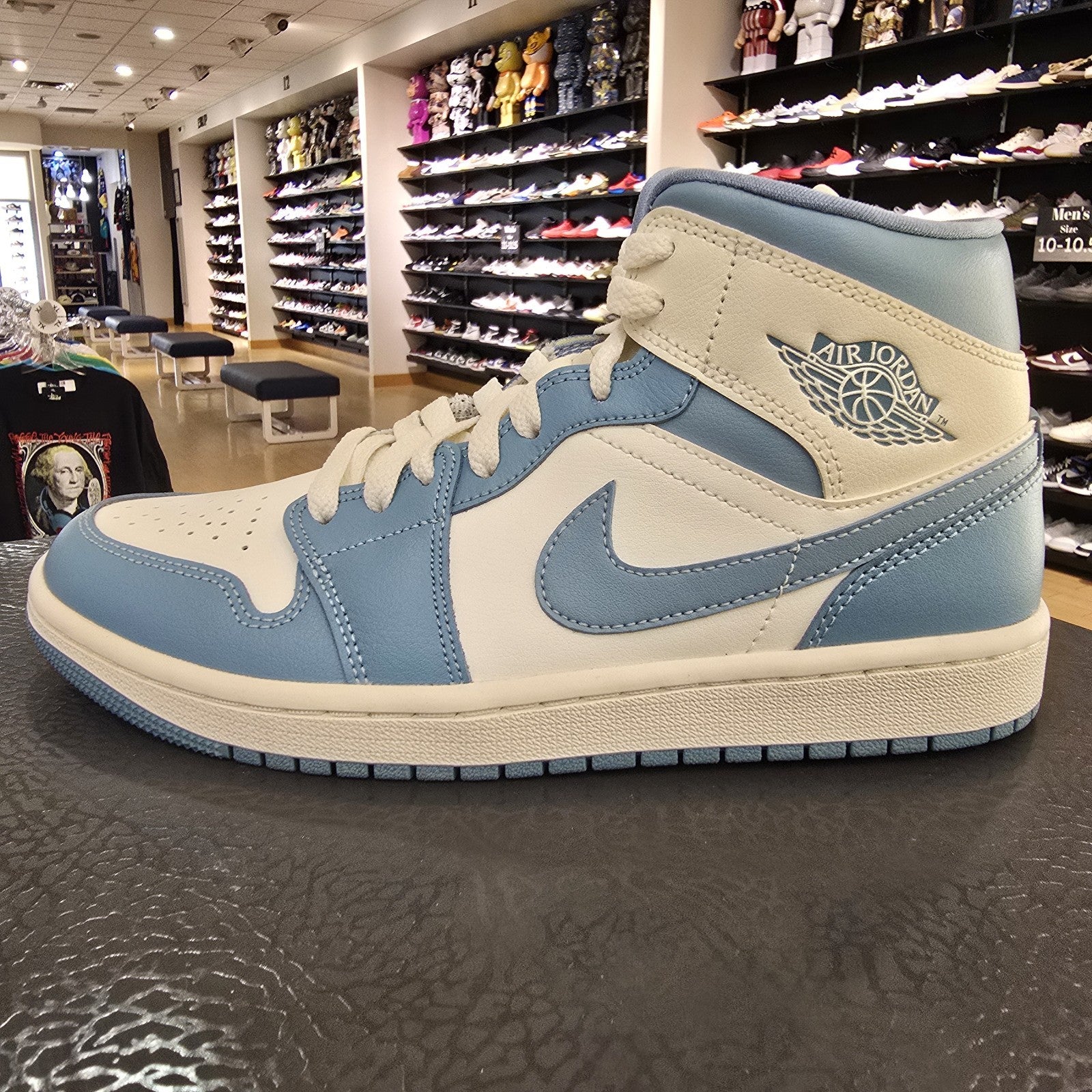 Size 7 - Air Jordan 1 Mid University Blue Women's