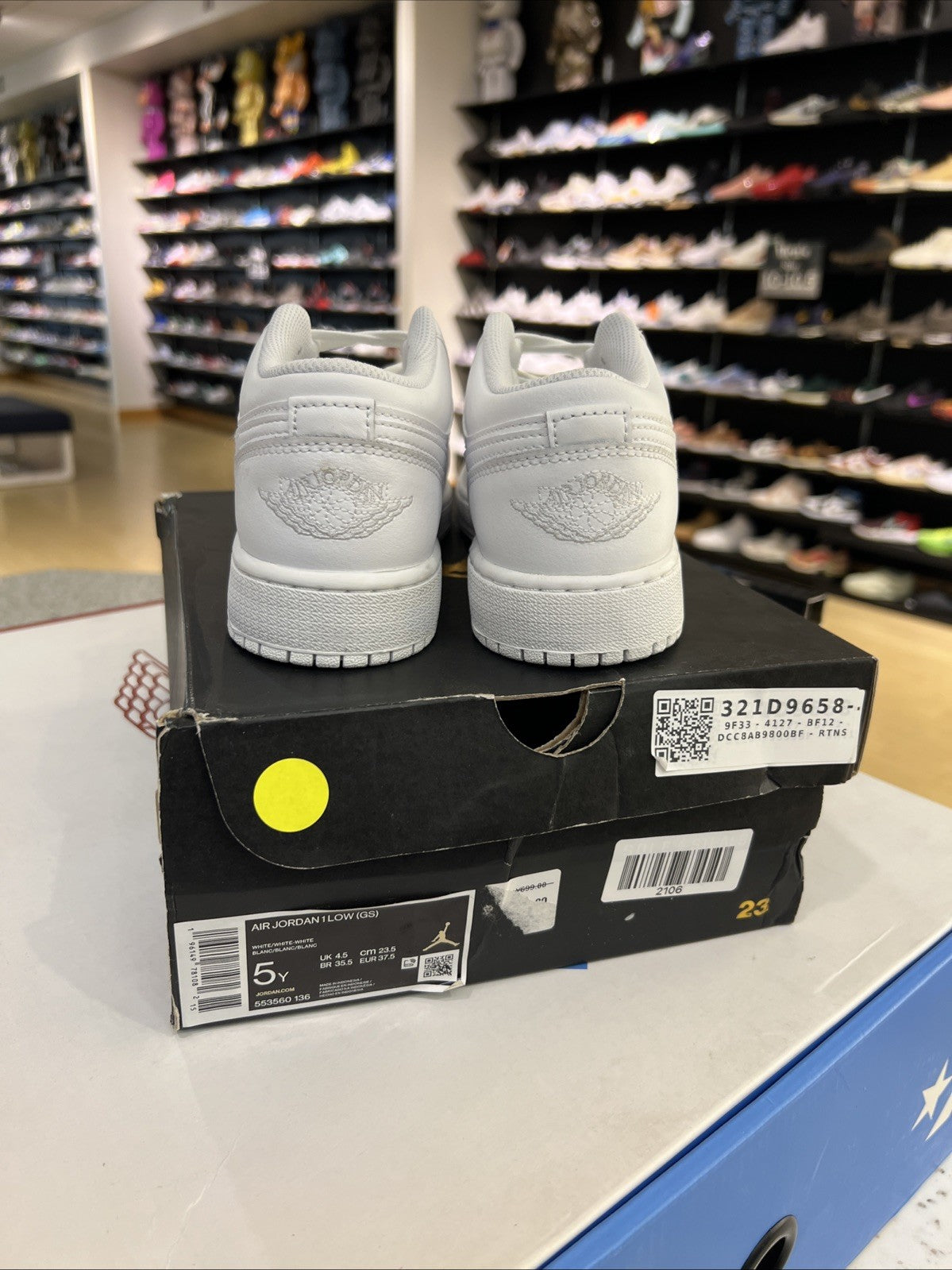 Jordan 1 Low Triple White 2023 GS Kids Sz 5Y