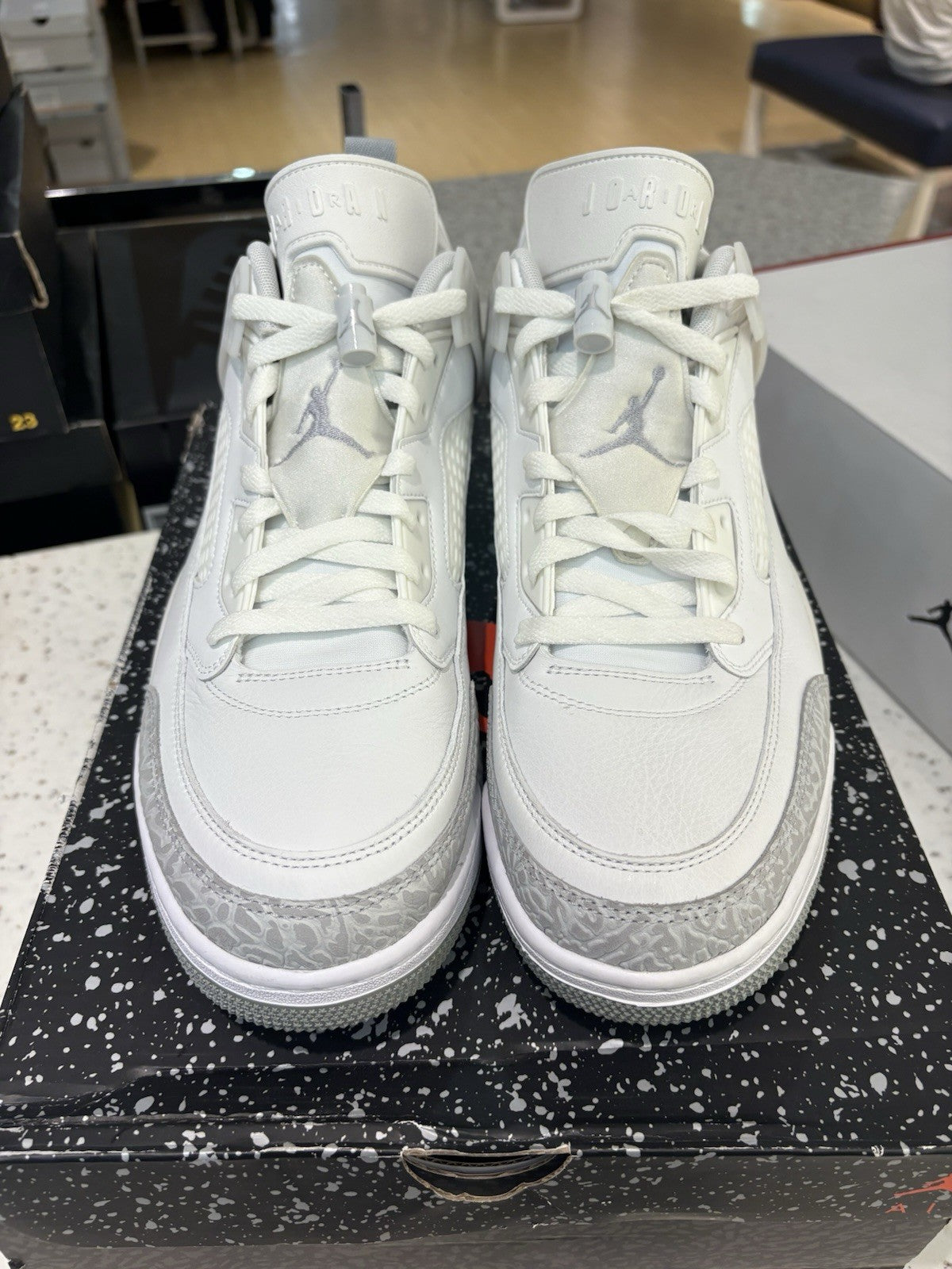 Jordan Spizike Low Summit White Photon Dust Size 13