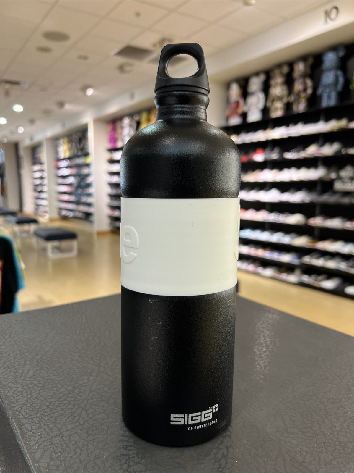 Supreme SIGG Water Bottle Black Grey DEFECT