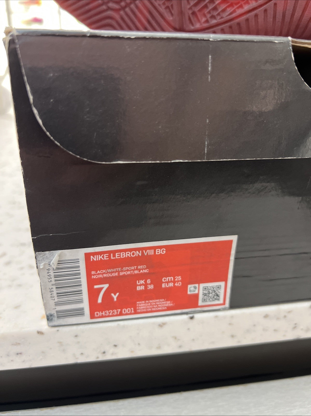 NIKE LEBRON VIII BG BLACK/WHITE-SPORT RED SZ 7Y