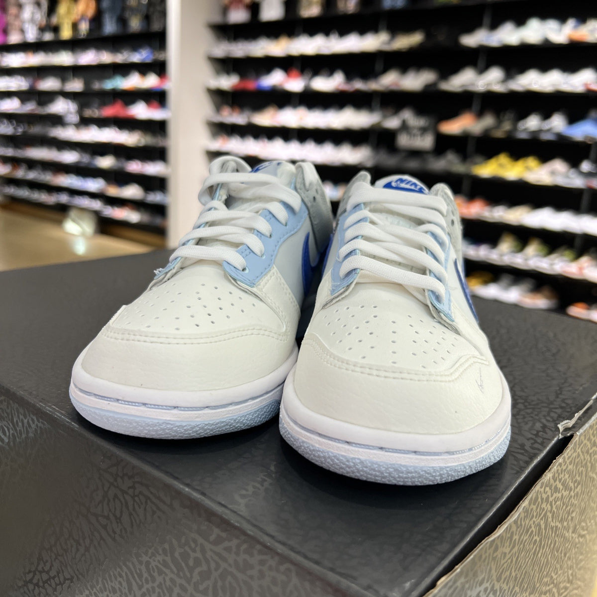 NEW Nike Dunk Low Ivory Hyper Royal Sz 4Y