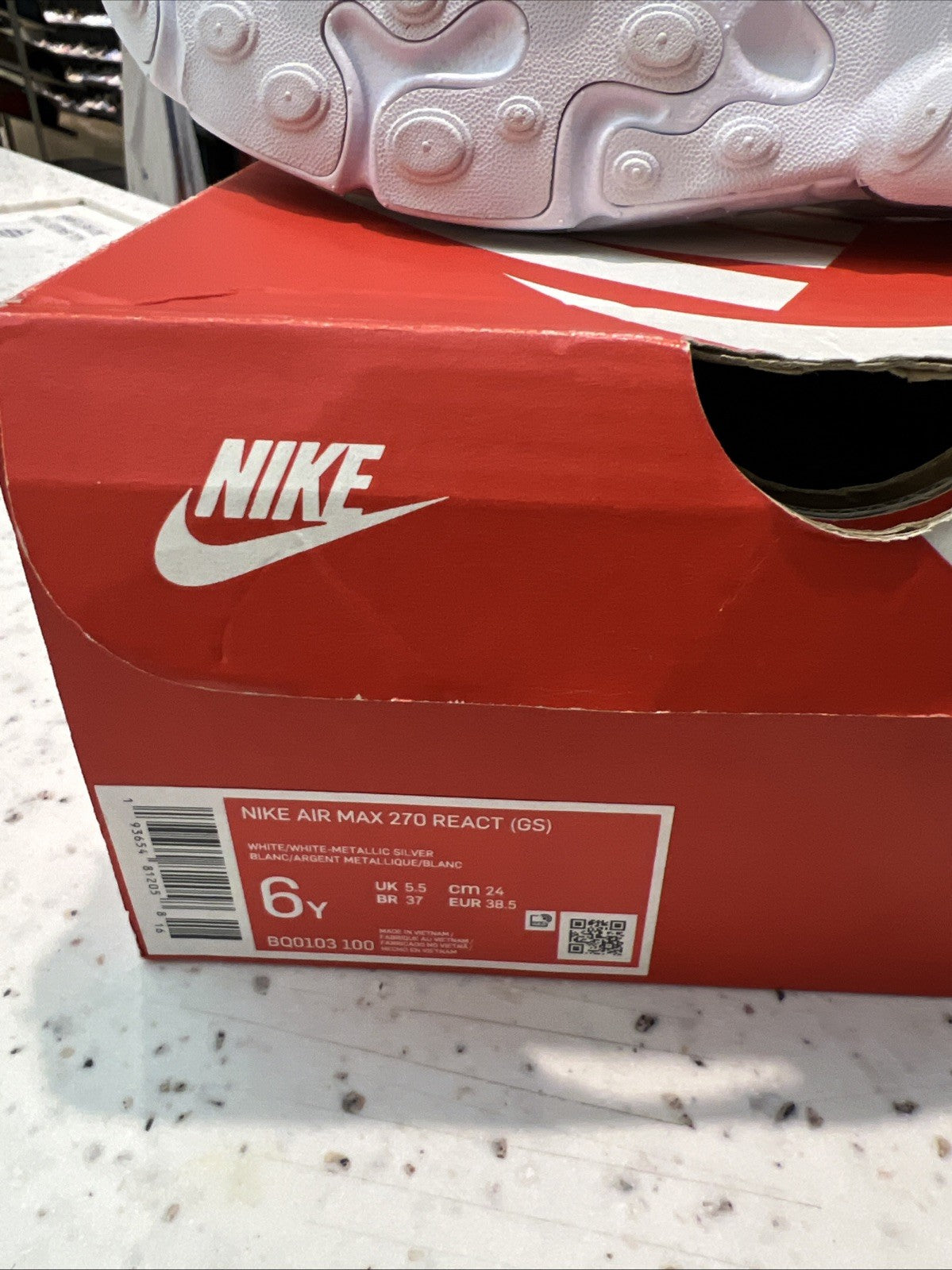 Nike Air Max 270 React Triple White Running Shoes BQ0103-100 Size 6Y