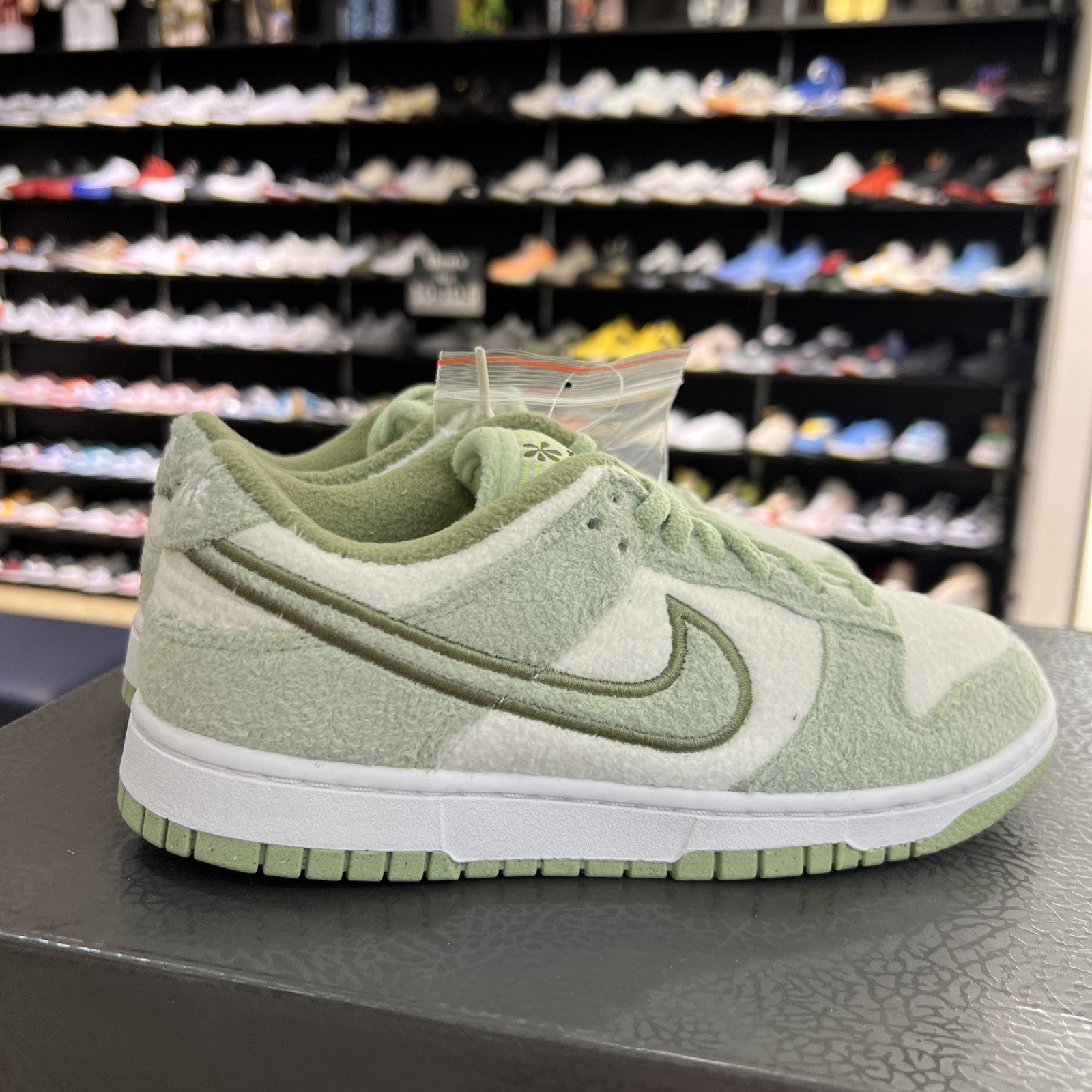 Nike Dunk Low SE CC Fleece Pack Honeydew Women’s Sz 7.5
