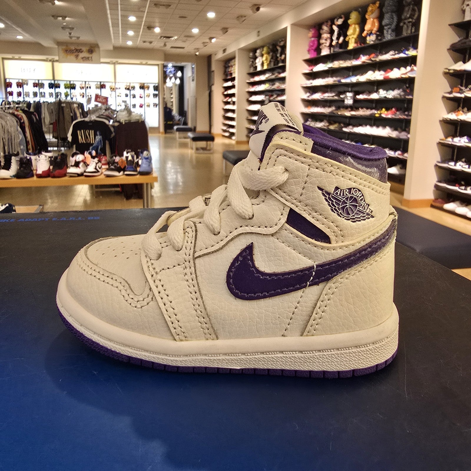 Jordan 1 High OG TD Court Purple SZ 5C