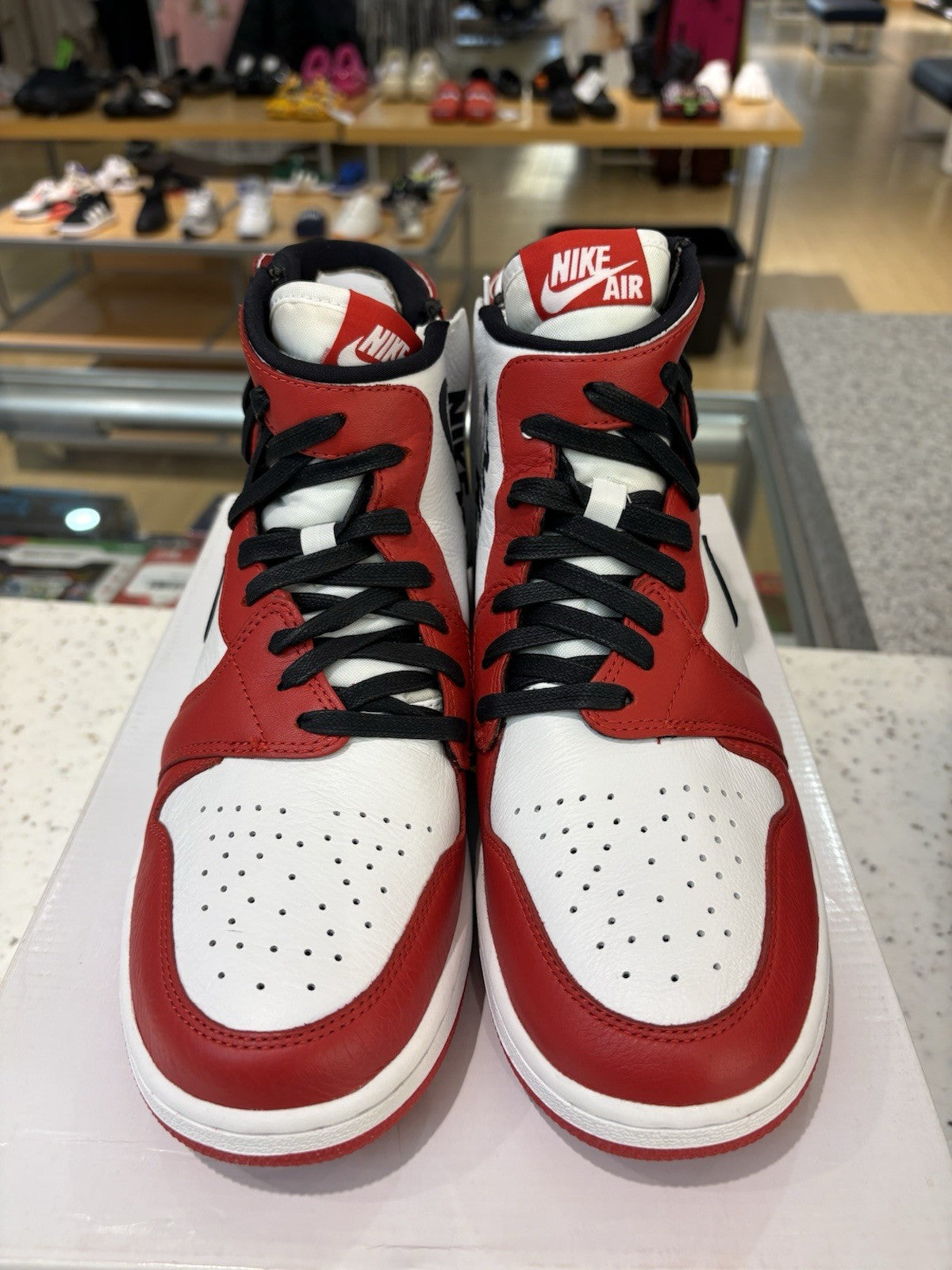 Air Jordan 1 Rebel XX Chicago Women’s Size 9