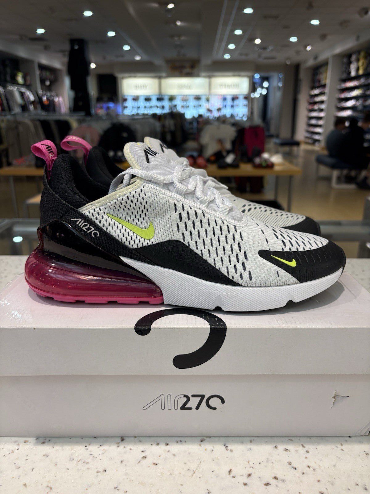 Nike Air Max 270 Volt Fuchsia Size 8.5