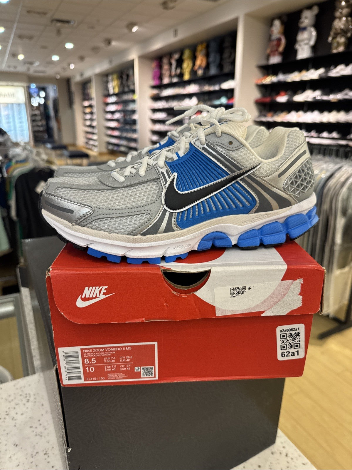 Size 8.5 - Nike Men's Air Zoom Vomero 5 Photo Blue Metallic Silver