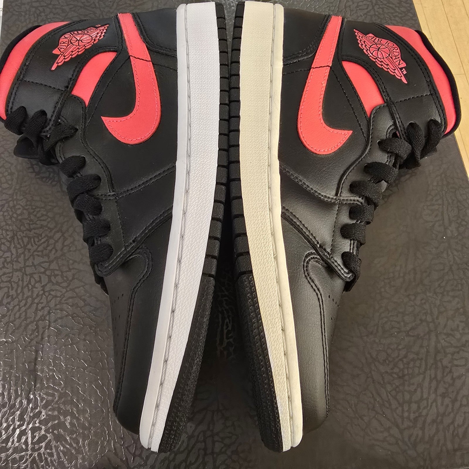 Size 7.5 - Air Jordan 1 Mid Siren Red Women's