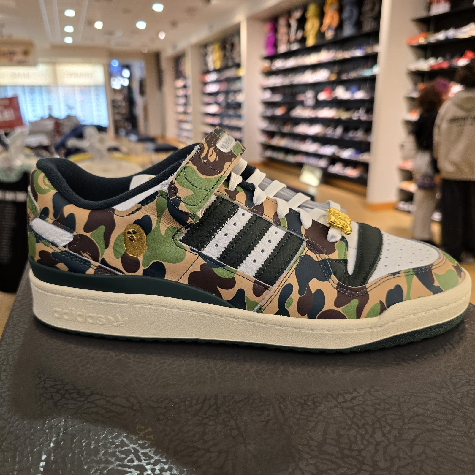 Size 11 - BAPE x adidas Forum 84 Low 30th Anniversary Green